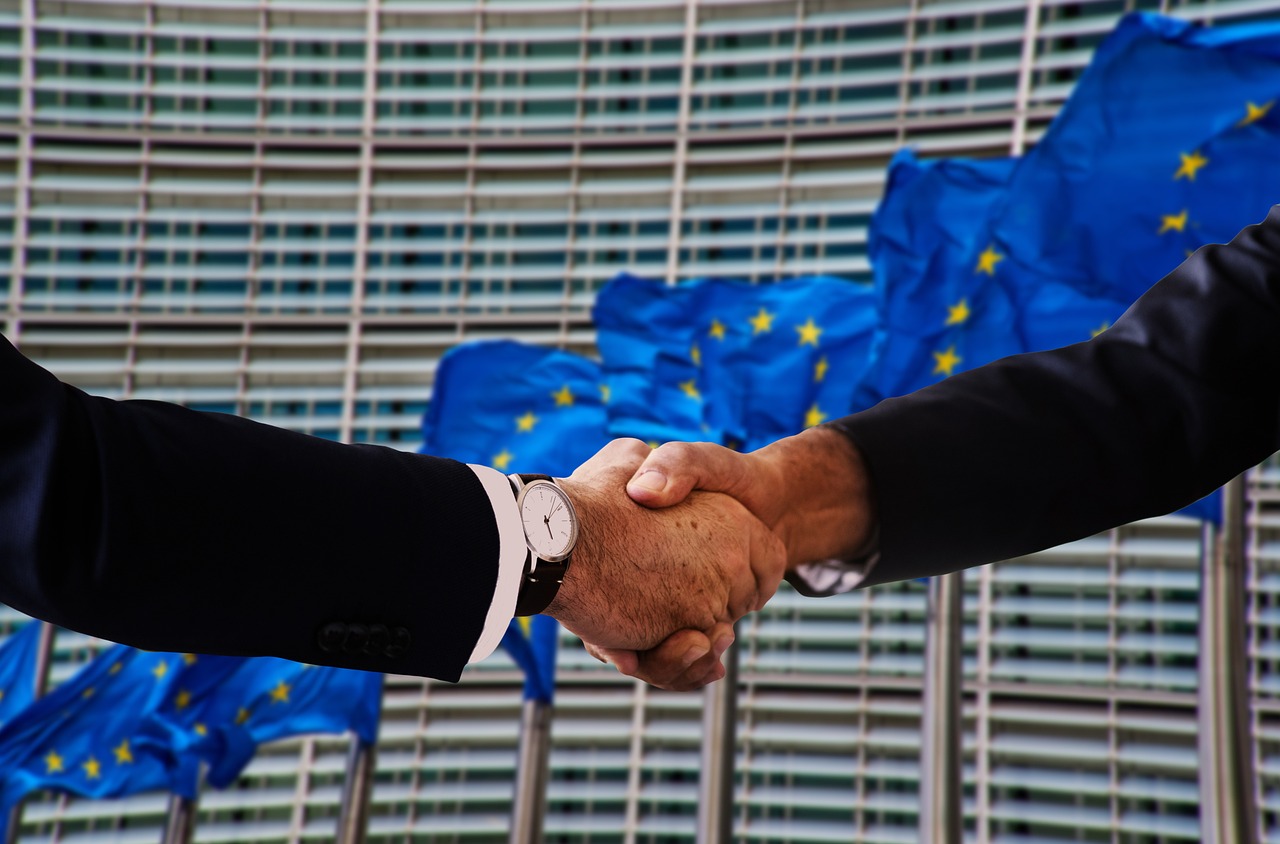 handshake-4698429_1280